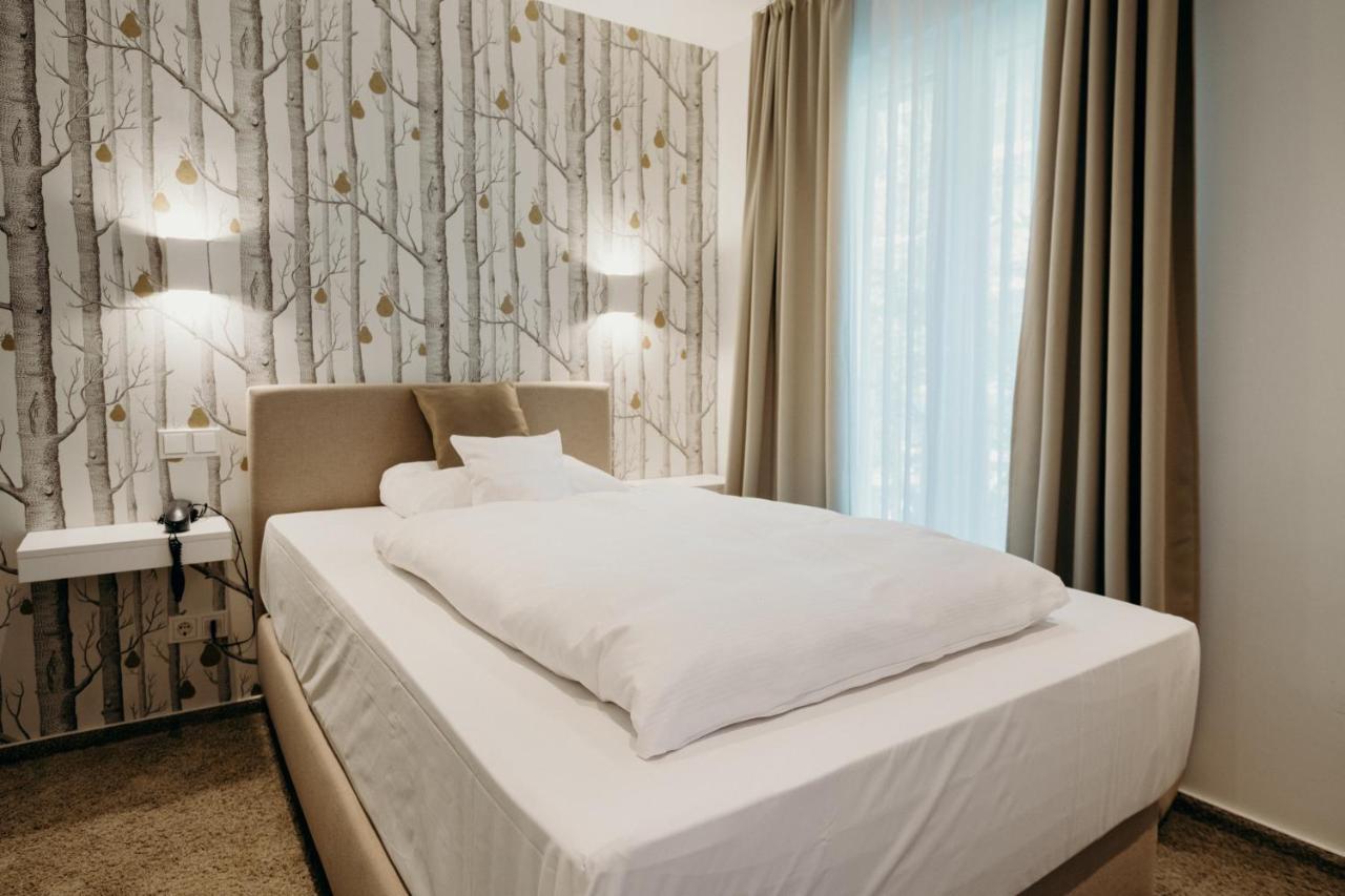 Hotel Crystal Saarbrücken Dış mekan fotoğraf